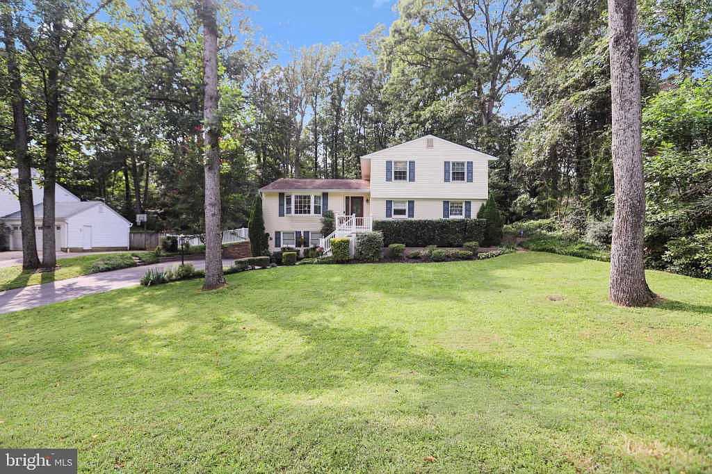 666 Bay Green Dr photo 1
