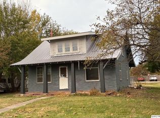 341 S Wilson St, Mendon, IL 62351