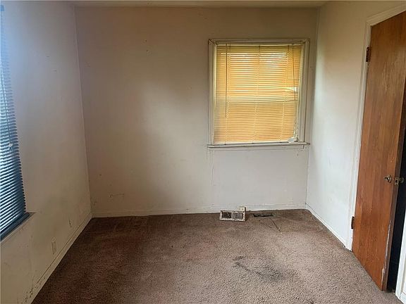 5th image of 3102 N Campbell Ave