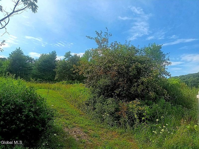 2nd image of 1585 Carlton Road