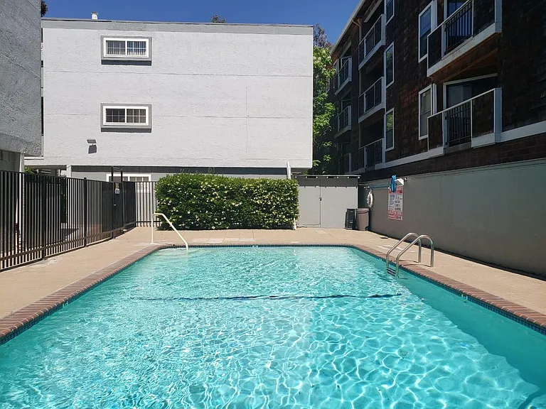 1501 Detroit Ave — Photo 23