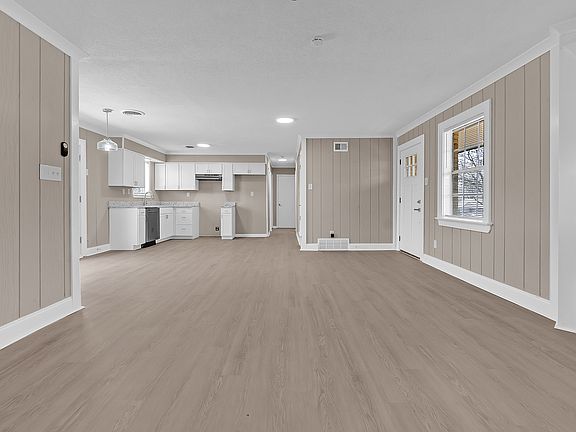 4th image of 8254 Whitebrook Dr