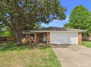 800 Rio Grande Ln, Bryan, TX 77801