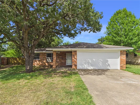 800 Rio Grande Ln, Bryan, TX 77801