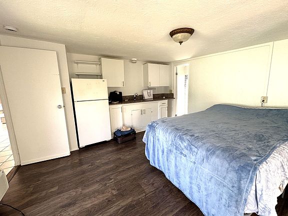 5th image of 678 Auwina St #4