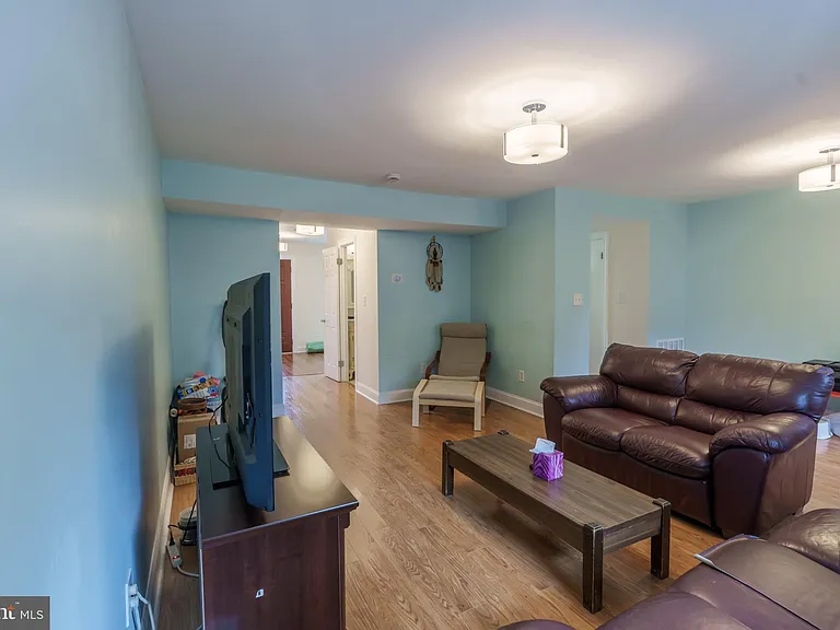 5776 Yellowrose Ct — Photo 8