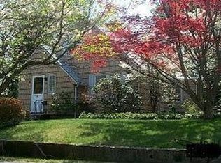 40 Warwick Pl, Prt Washingtn, NY 11050