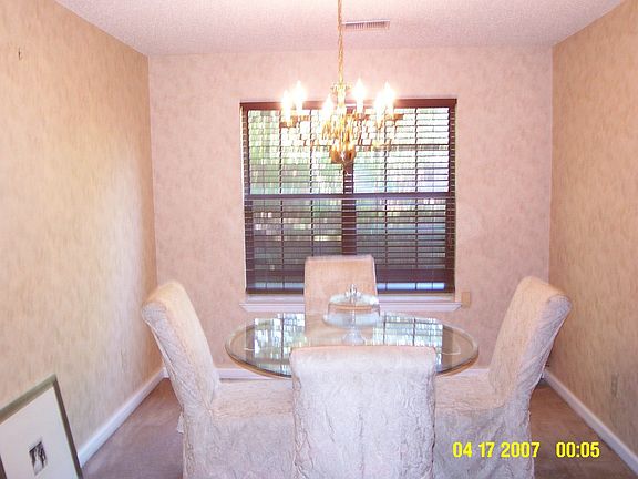 Seperate Dining Rm