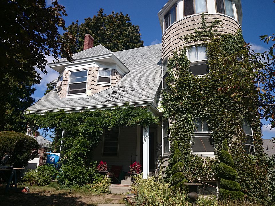 2nd image of 679 Washington St