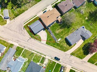 324 N Ash St, Elizabeth, IL 61028