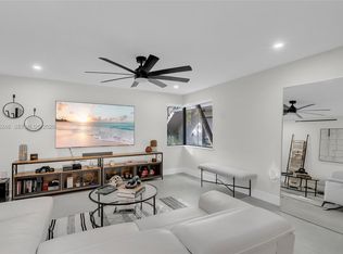 400 Valencia Ave APT 3, Coral Gables, FL 33134
