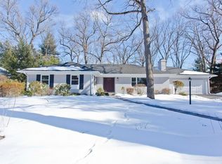 91 Woodside Dr, Longmeadow, MA 01106
