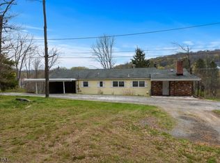 41 Swartswood Rd, Newton Town, NJ 07860