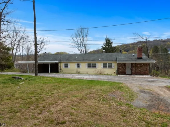 41 Swartswood Rd, Newton Town, NJ 07860