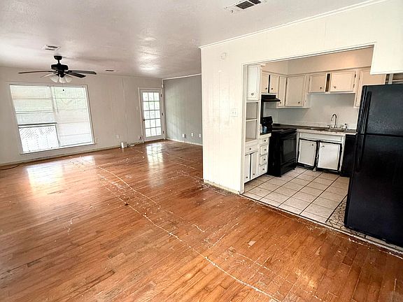 4th image of 8824 Mermaid Ave