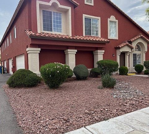 2nd image of 900 Desert Oak Ct #0