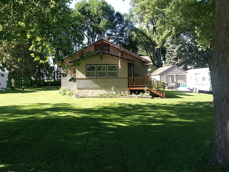 1st image of 109 Netherlands Ave E