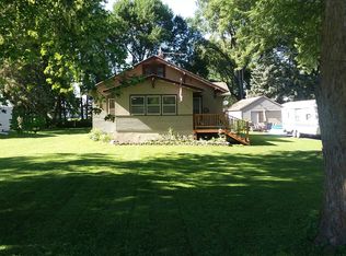 109 Netherlands Ave E, Hollandale, MN 56045