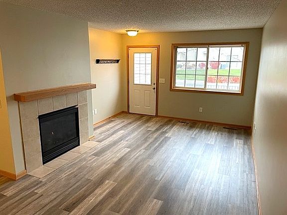 2nd image of 2556 Yellowstone Dr