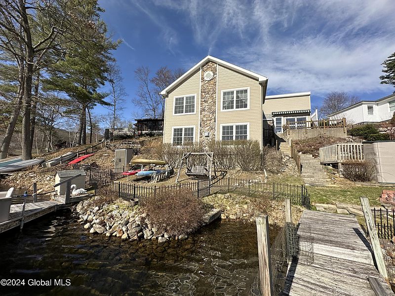 3rd image of 27 Reardon Extension Road