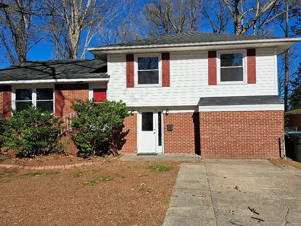 14 Northampton Dr