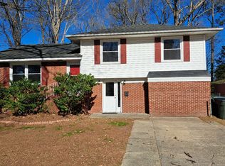 14 Northampton Dr, Hampton, VA 23666