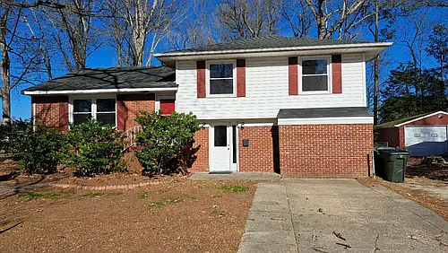 14 Northampton Dr Photo 1