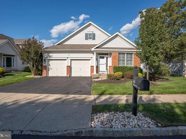 40 Sagebrush Ln, Langhorne, PA 19047