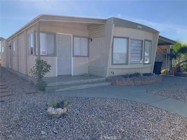 690 Santa Clara Cir, Hemet, CA 92543