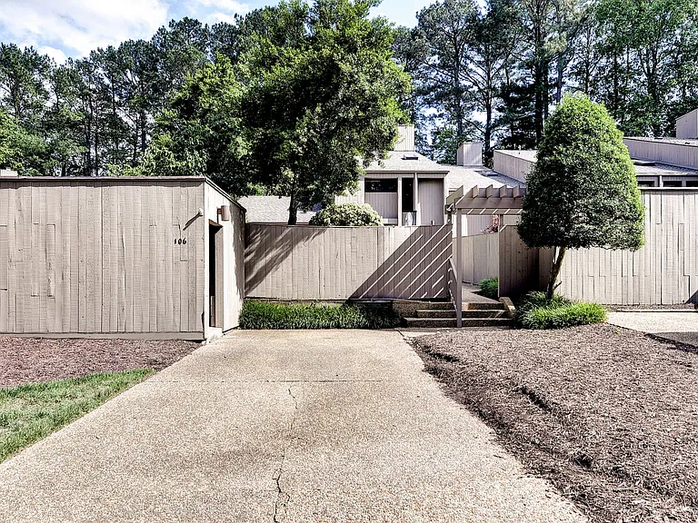 106 Harrops Gln — Photo 38