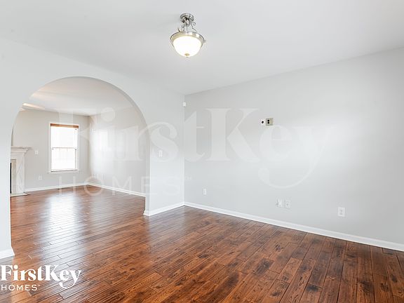 3rd image of 6698 Knob Hill Ct
