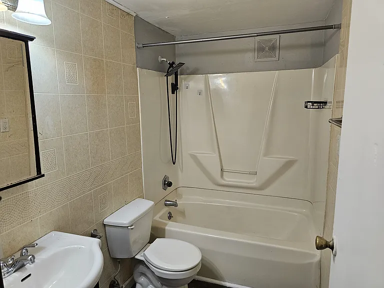 5131 Independence Ave #1 — Photo 3