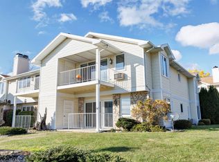 877 S 16th Ct UNIT B1, Sturgeon Bay, WI 54235