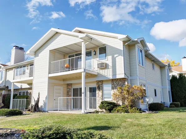 877 S 16th Ct Unit B1, Sturgeon Bay, WI 54235