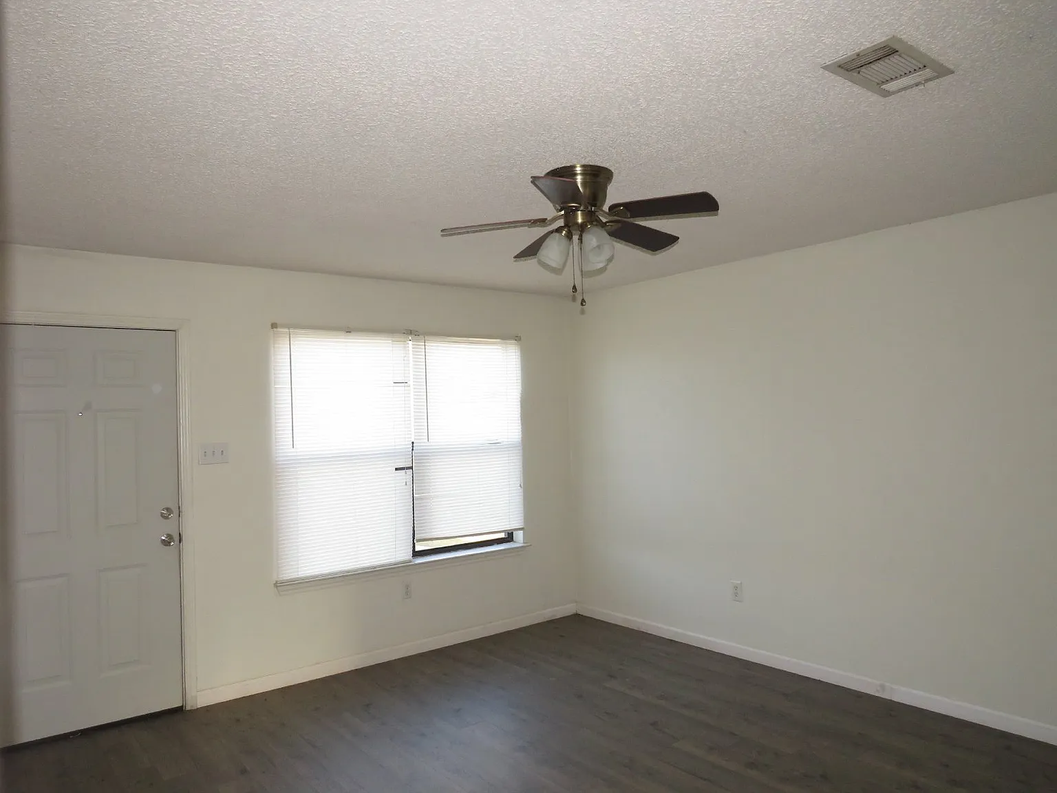 142 Wolf Rd — Photo 3