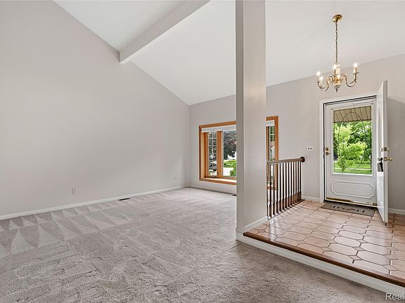 4th image of 42352 Park Ridge Rd