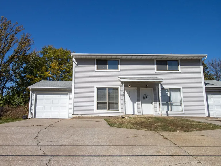 3205-3207 Mexico Gravel Rd — Photo 1