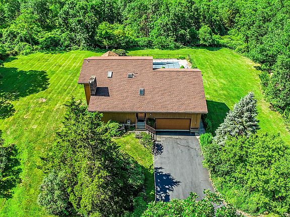 3rd image of 4 Bellview Drive