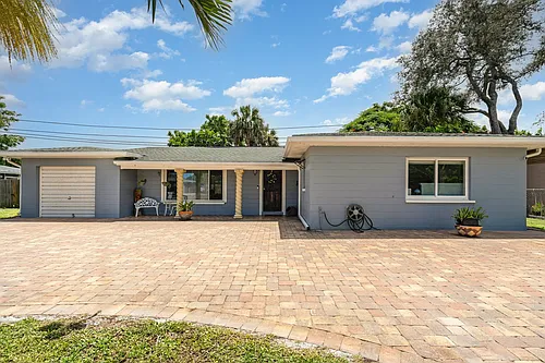 305 Sharon Dr Photo 1