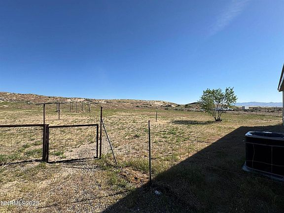 3rd image of 3285 Warner Dr