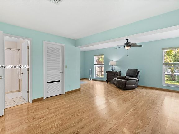 4th image of 13752 SW 285th St