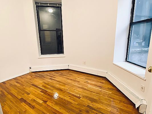 3rd image of 3 W 102nd St APT 1A