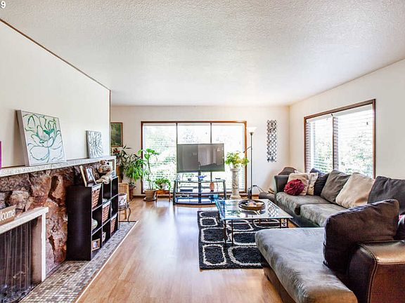 3rd image of 5335 SE Sierra Vista Dr
