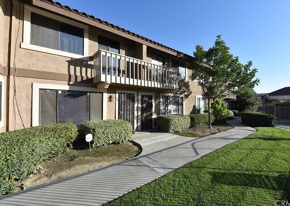 1st image of 951 Willow Ave