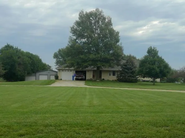 5750 NW Brickyard Rd, Topeka, KS 66618