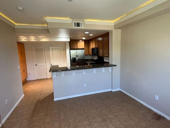 5th image of 838 Tarragon Ln