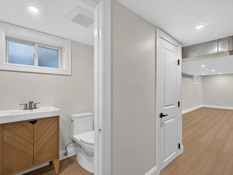 18 Walnut St #A — Photo 19