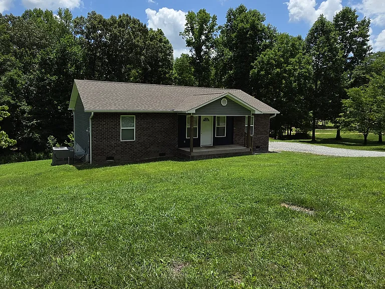 1752 Kings Hill Rd — Photo 1