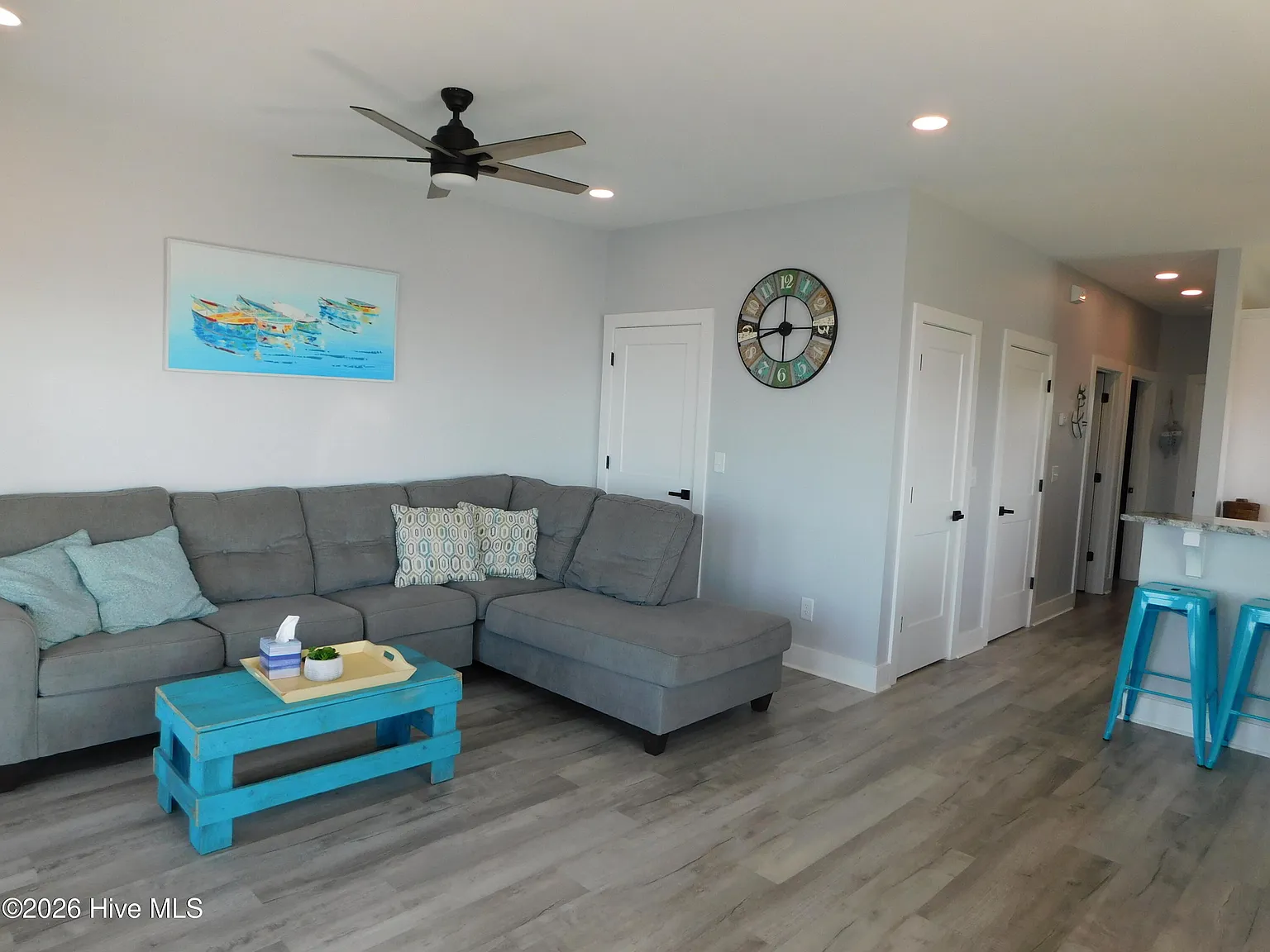 2 bed, 1.0 bath, $2,500 — Photo 3