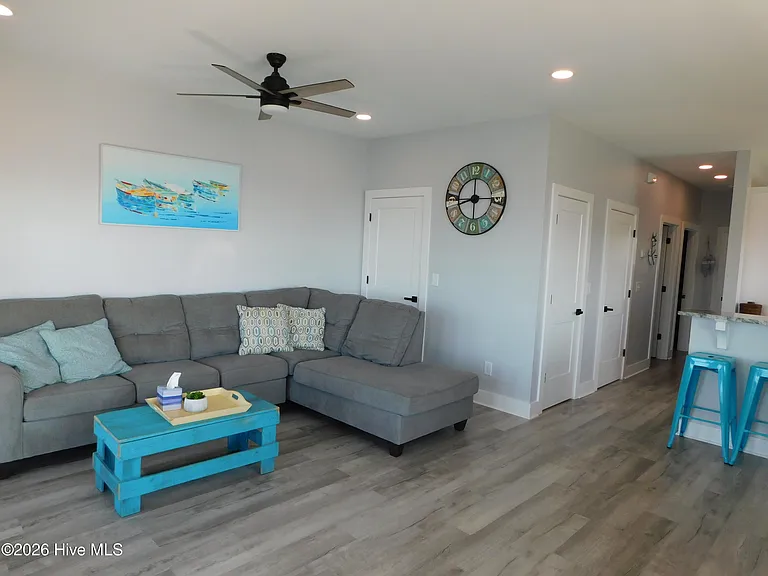 142 S Ferry Dock Rd #C — Photo 3